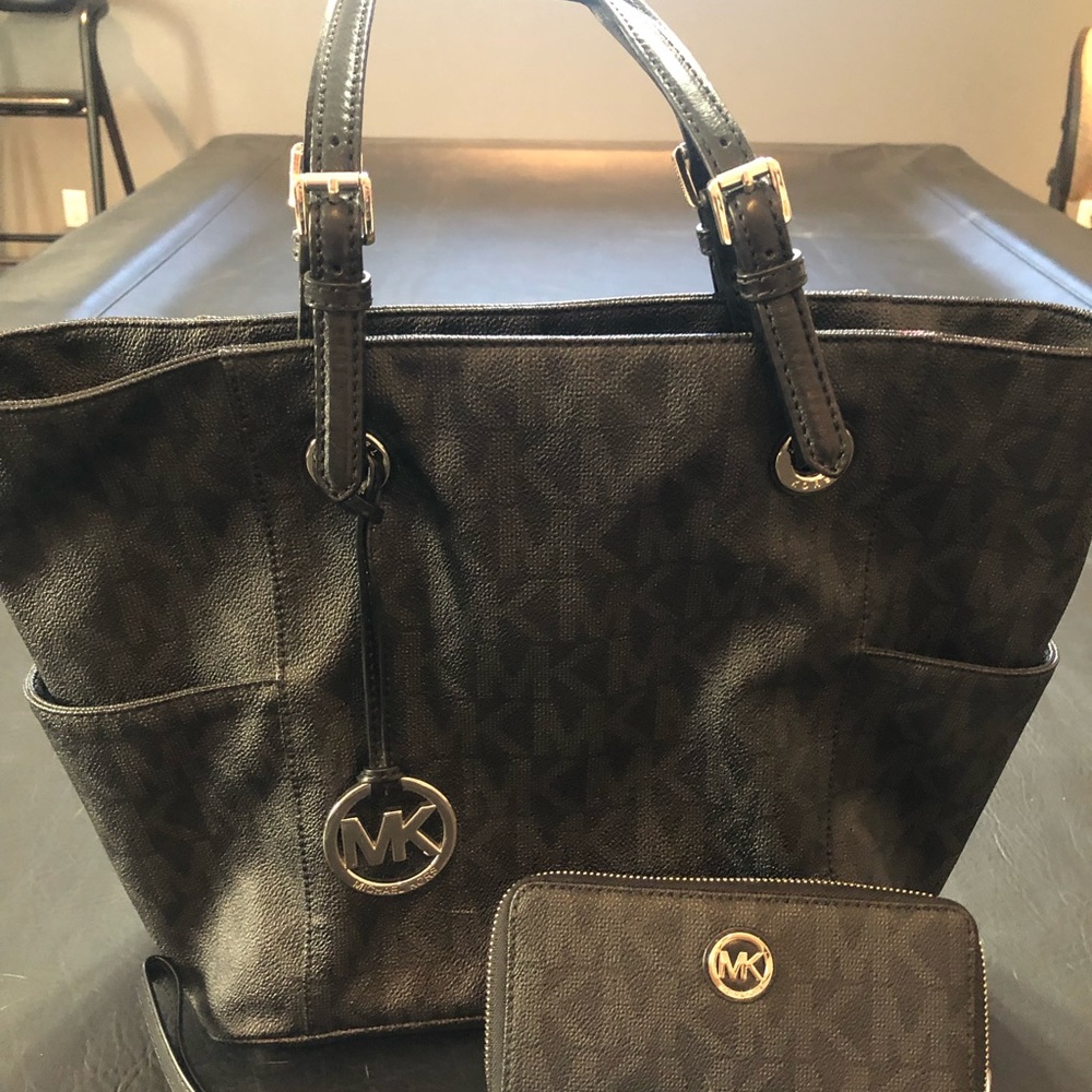 Michael Kors Handbag and matching Wallet